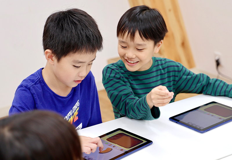 動きがついた作品画面の差し替え用サンプル